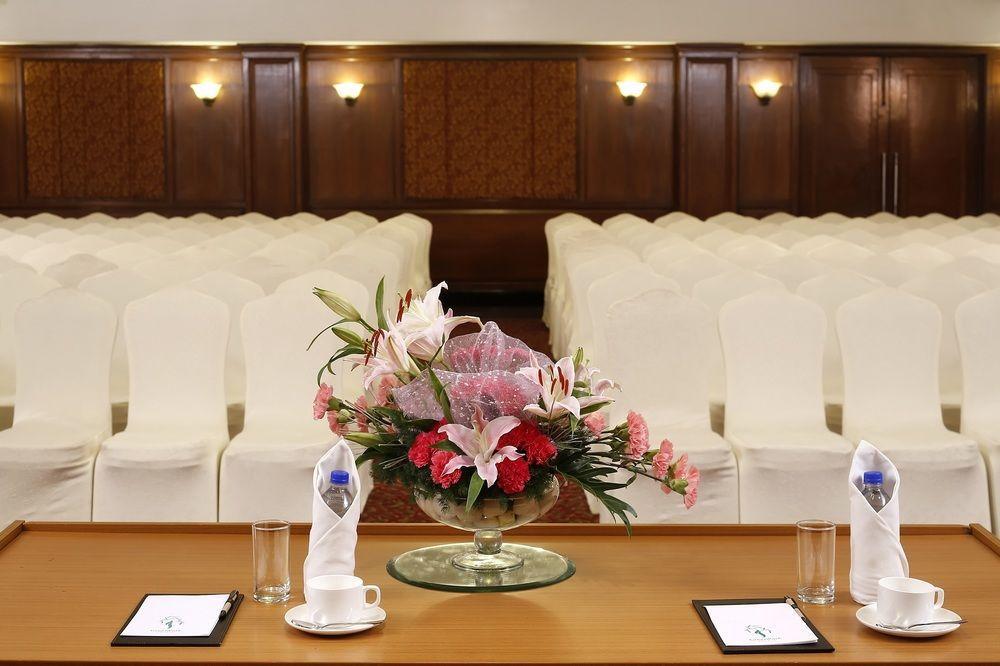 Greenpark Chennai Dış mekan fotoğraf The meeting room of the 1st ASEAN Summit