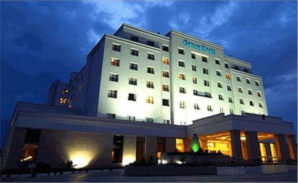 Greenpark Chennai Dış mekan fotoğraf Green Tree Inn