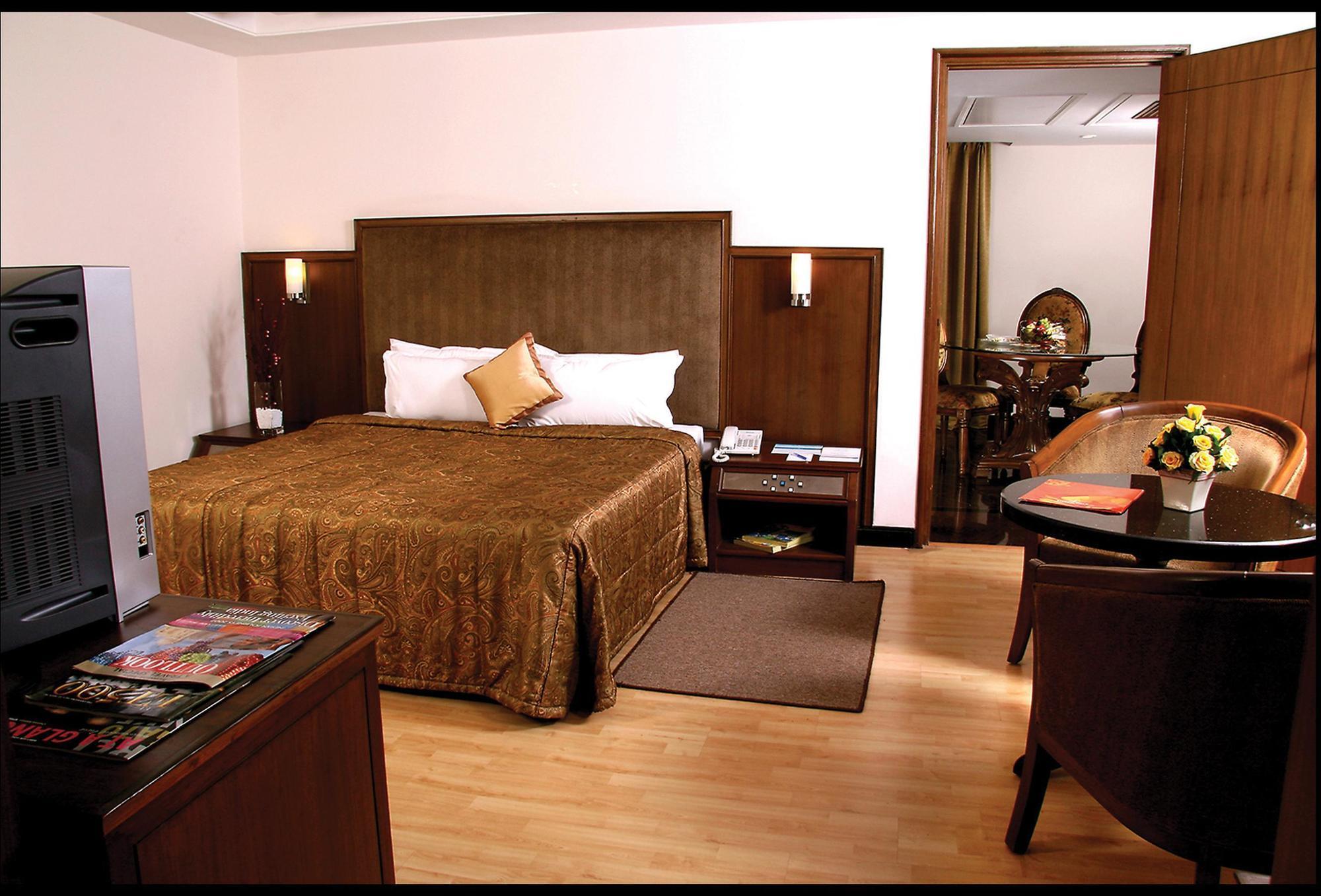 Greenpark Chennai Dış mekan fotoğraf A room at the Taj Bengal