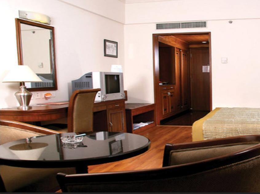 Greenpark Chennai Dış mekan fotoğraf A room at the hotel