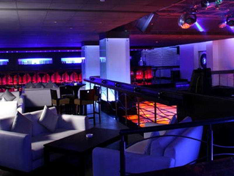 Greenpark Chennai Dış mekan fotoğraf The interior of the nightclub