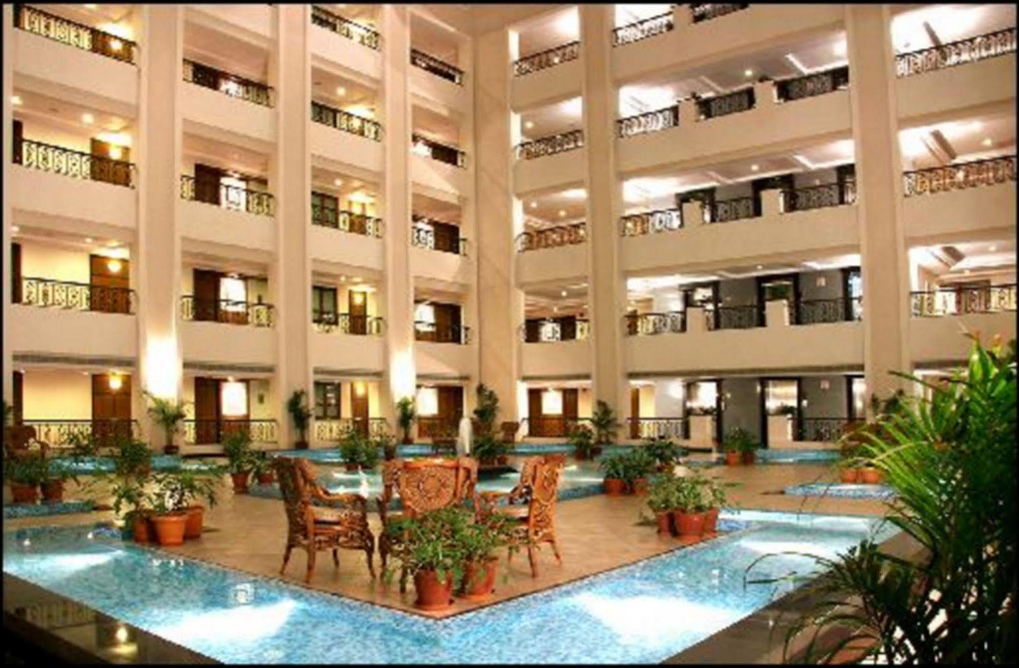 Greenpark Chennai Dış mekan fotoğraf The interior of the hotel