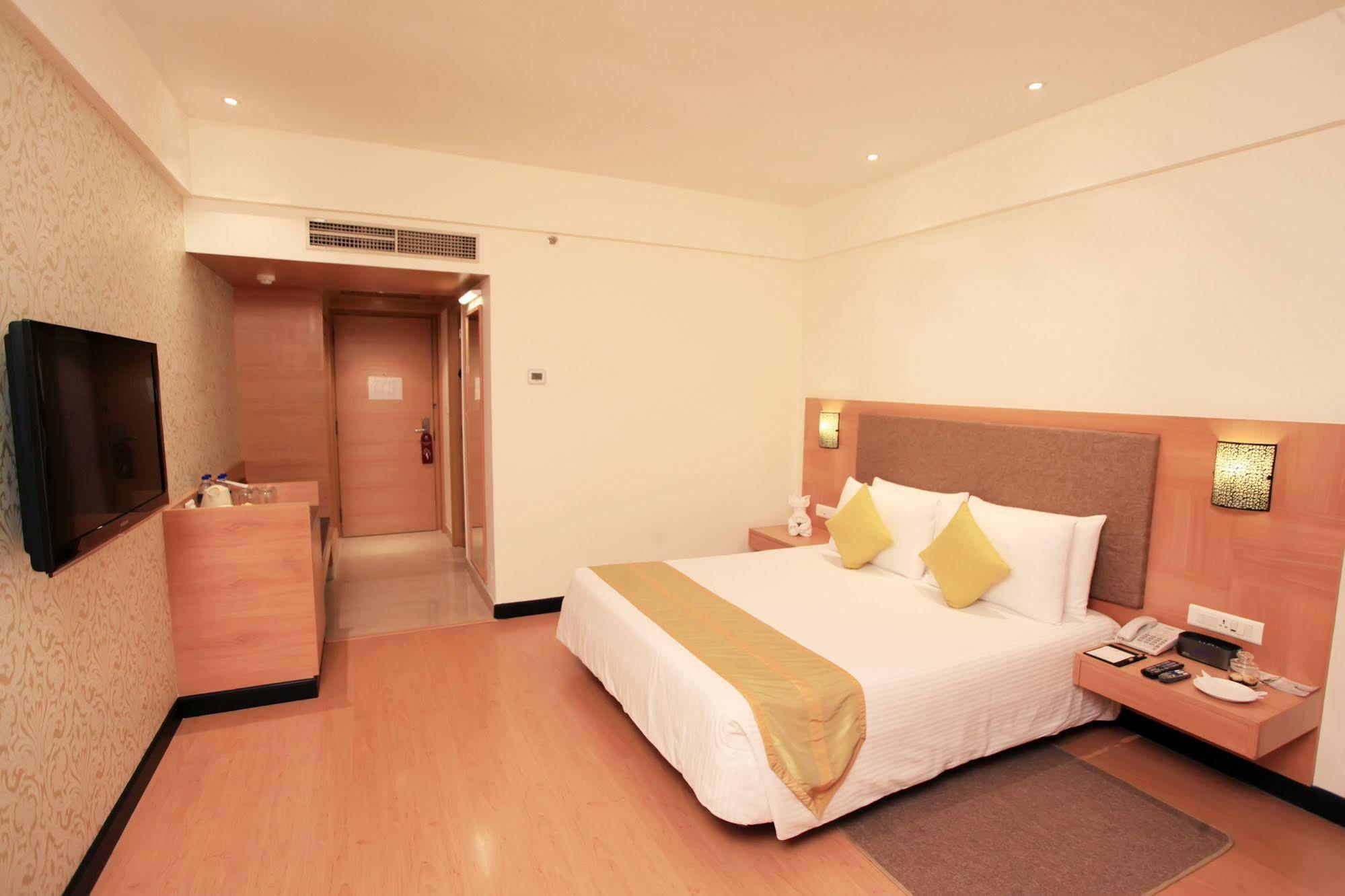 Greenpark Chennai Dış mekan fotoğraf A room at the hotel