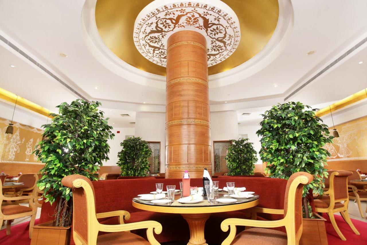 Greenpark Chennai Dış mekan fotoğraf The interior of the restaurant