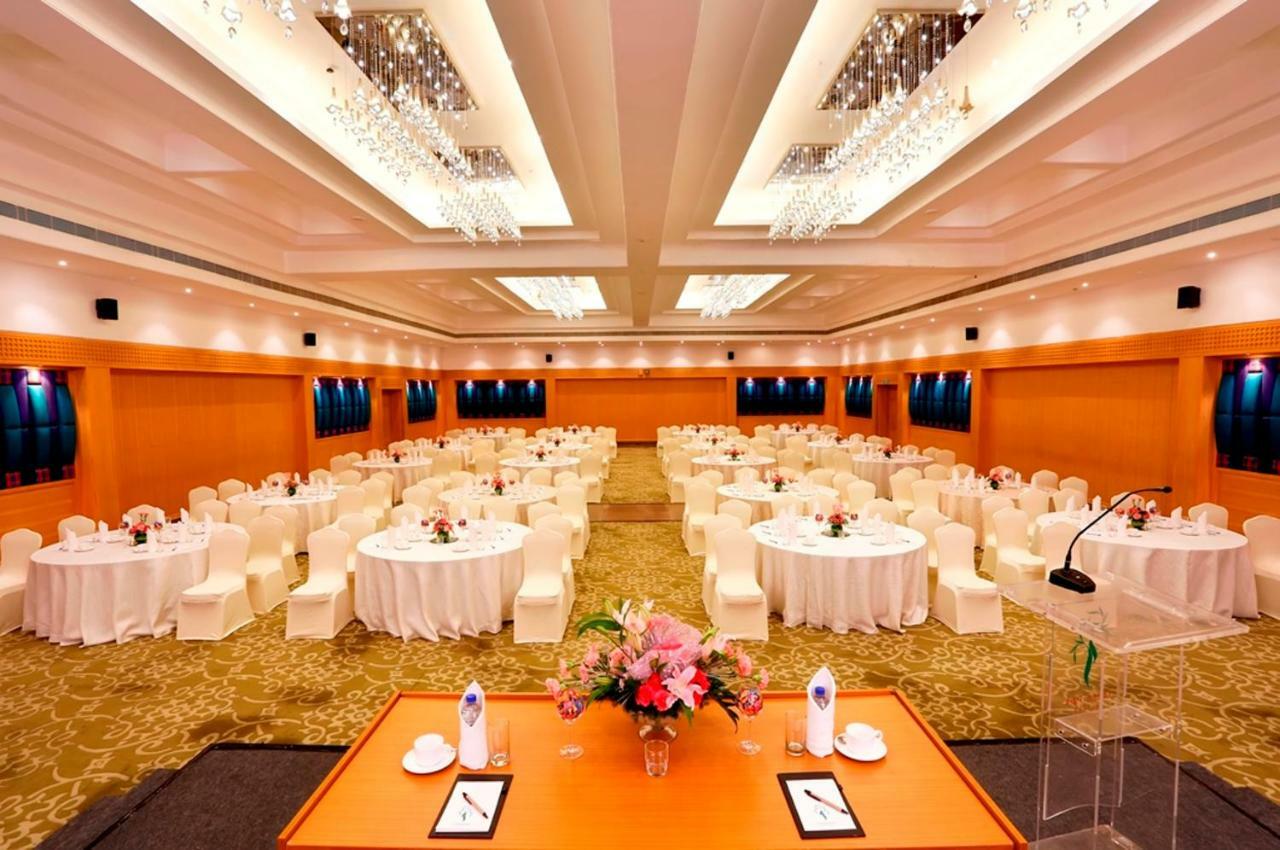Greenpark Chennai Dış mekan fotoğraf The Royal Hall