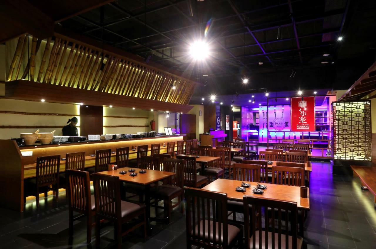 Greenpark Chennai Dış mekan fotoğraf Interior of a restaurant in the mall