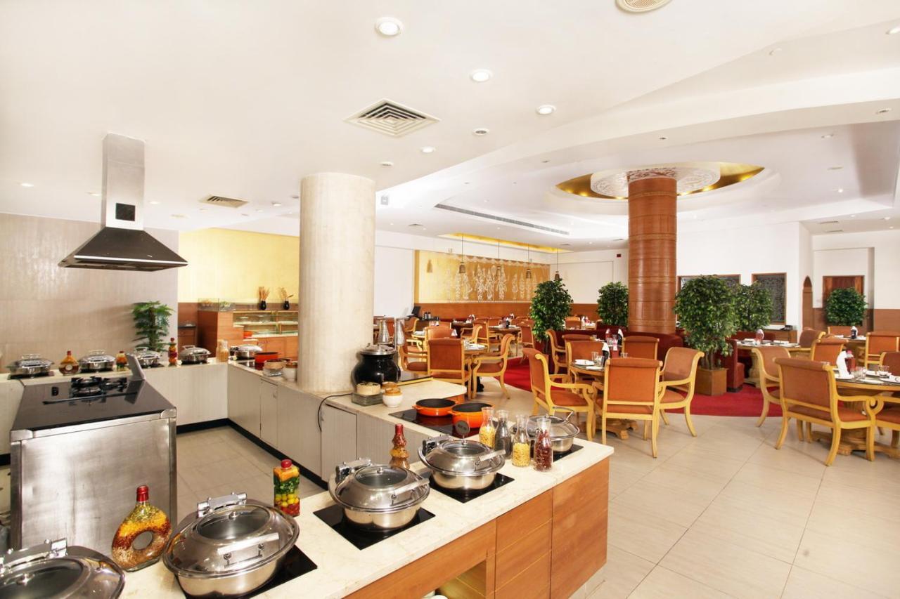 Greenpark Chennai Dış mekan fotoğraf The restaurant